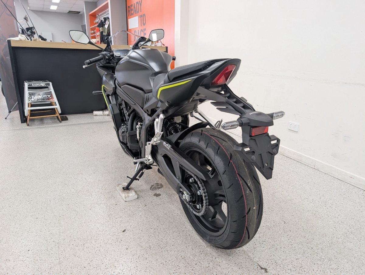 2026 HONDA CBR650R E-CLUTCH SPORTS