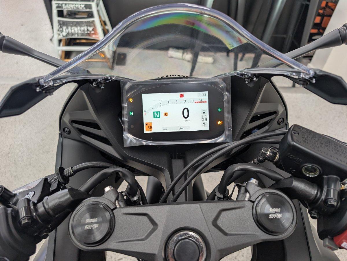 2026 HONDA CBR650R E-CLUTCH SPORTS