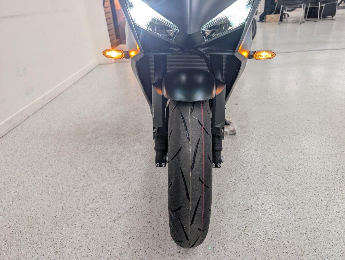 2026 HONDA CBR650R E-CLUTCH SPORTS