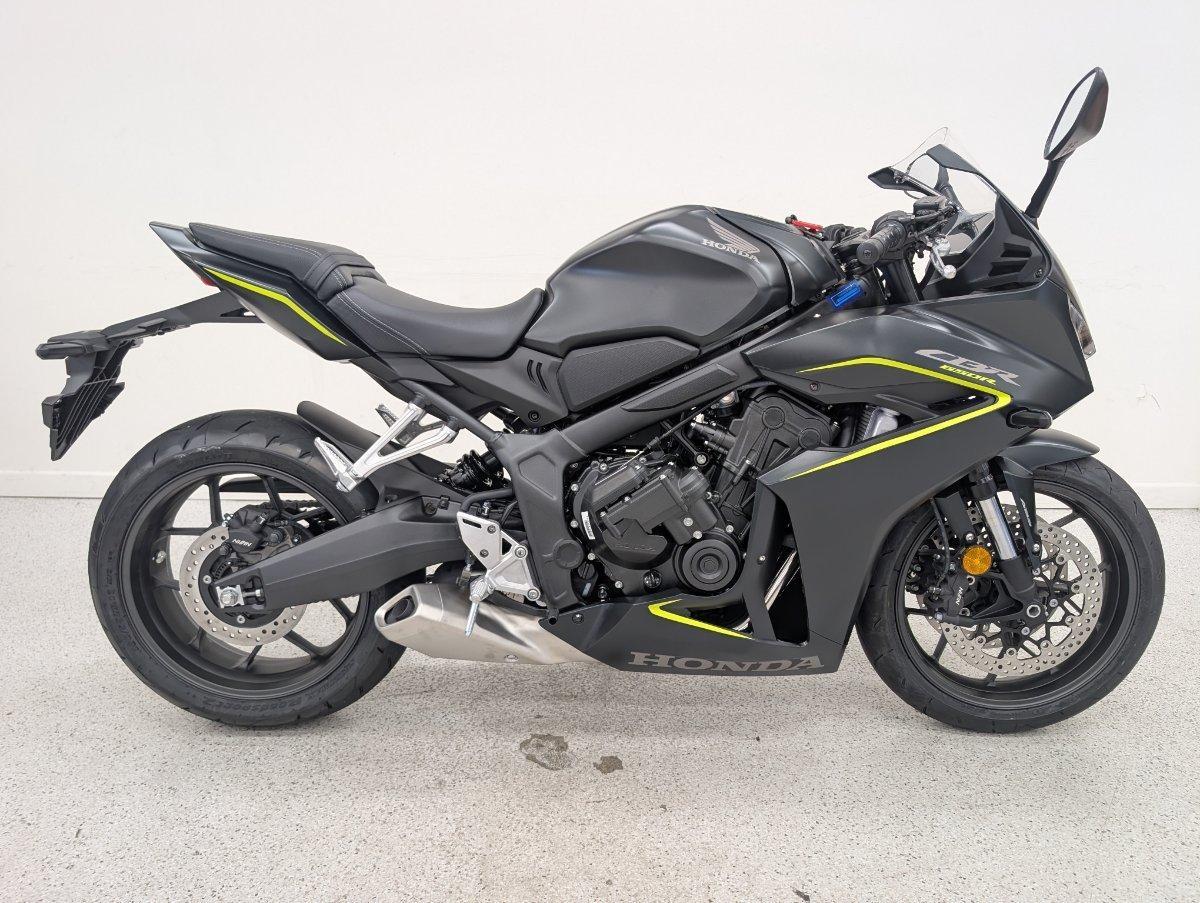 2026 HONDA CBR650R E-CLUTCH SPORTS