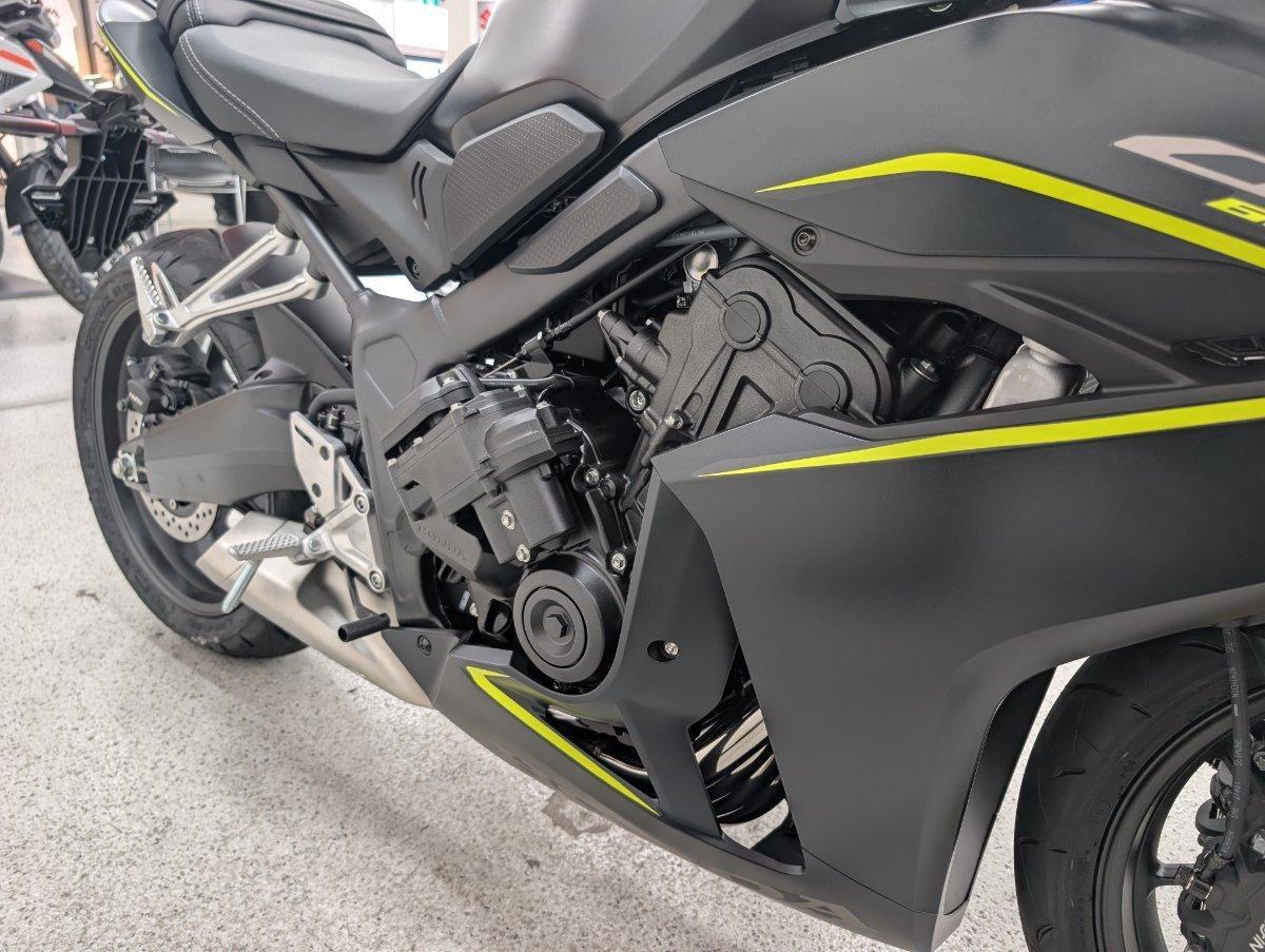 2026 HONDA CBR650R E-CLUTCH SPORTS