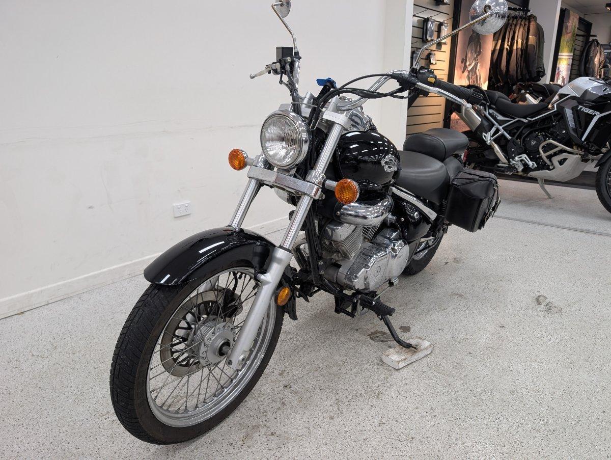 2013 SUZUKI VL250 (LC250 INTRUDER) CRUISER