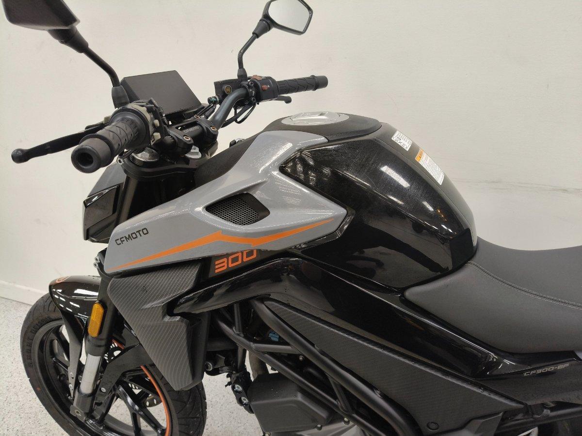 2022 CF MOTO 300 NK ABS ROAD
