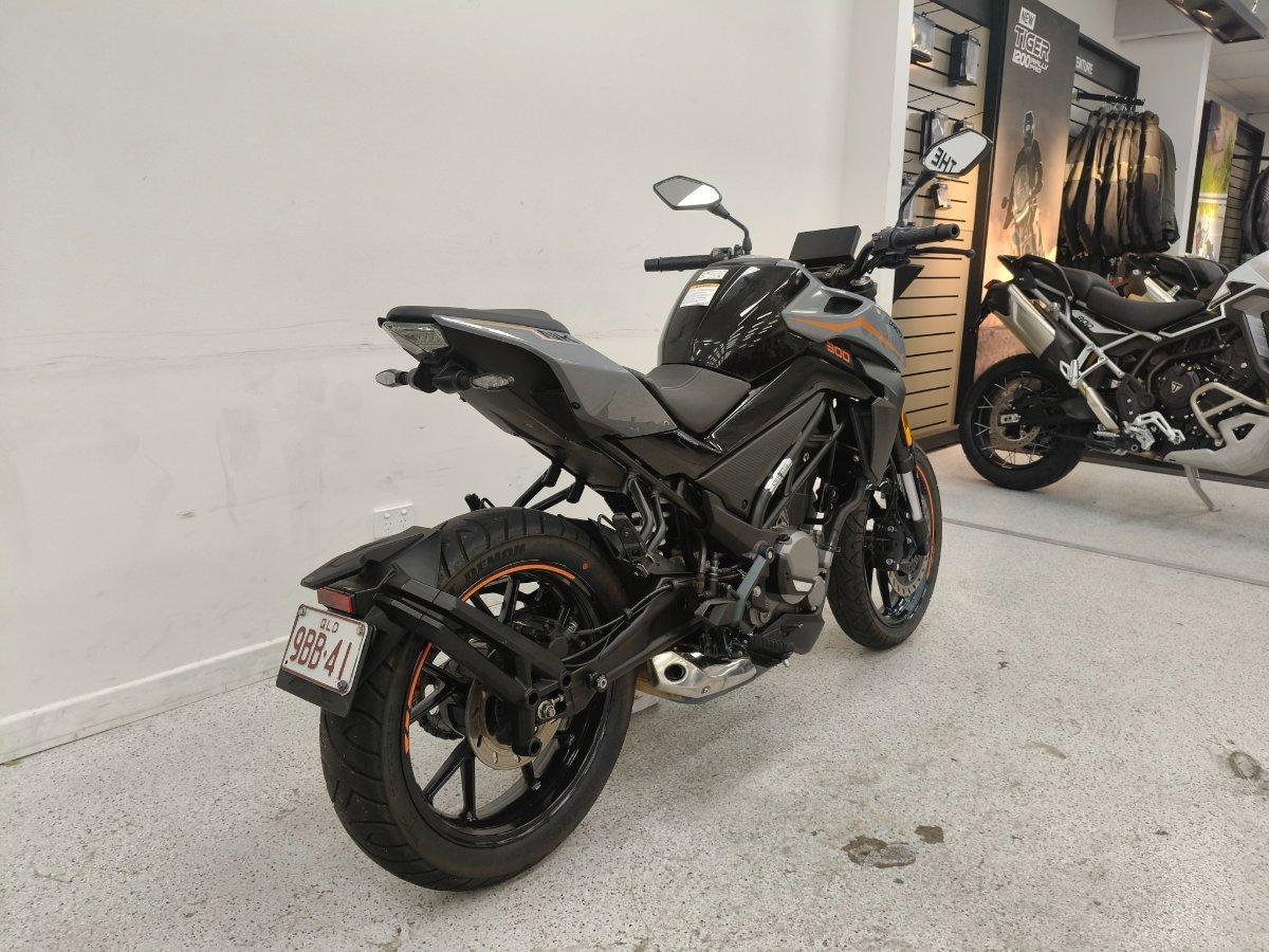 2022 CF MOTO 300 NK ABS ROAD