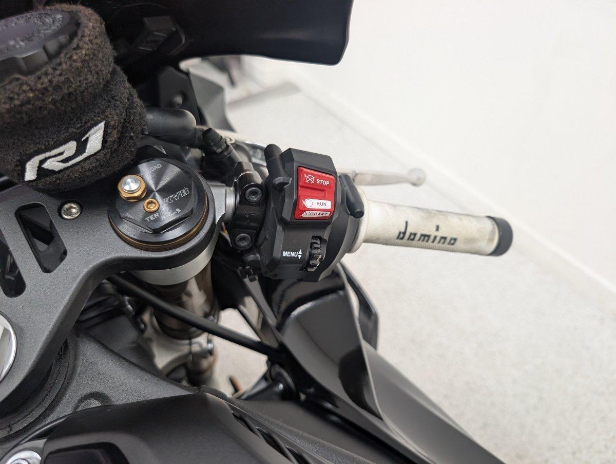 2025 YAMAHA YZF-R1 SPORTS