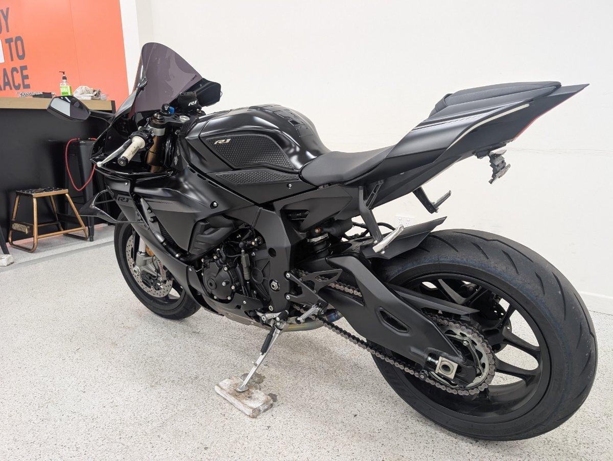 2025 YAMAHA YZF-R1 SPORTS