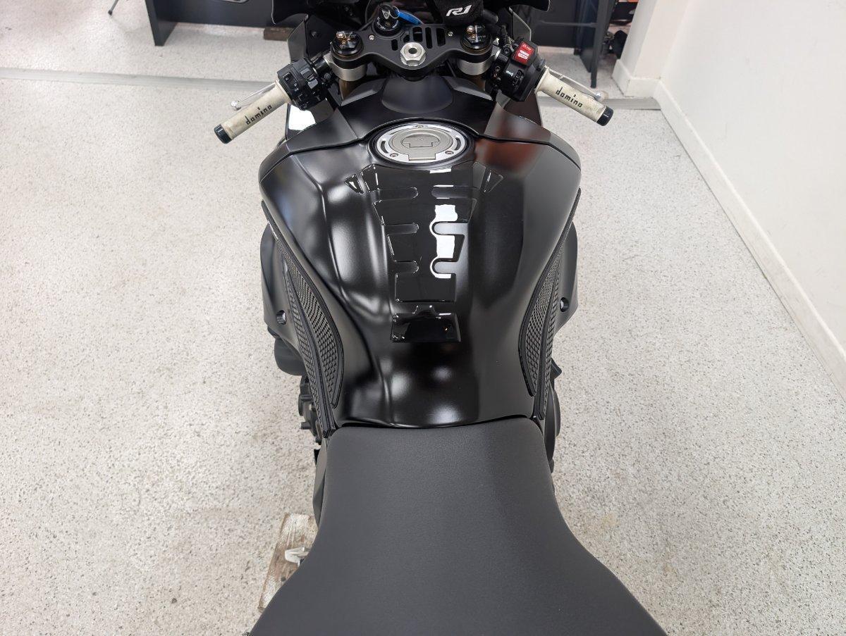 2025 YAMAHA YZF-R1 SPORTS