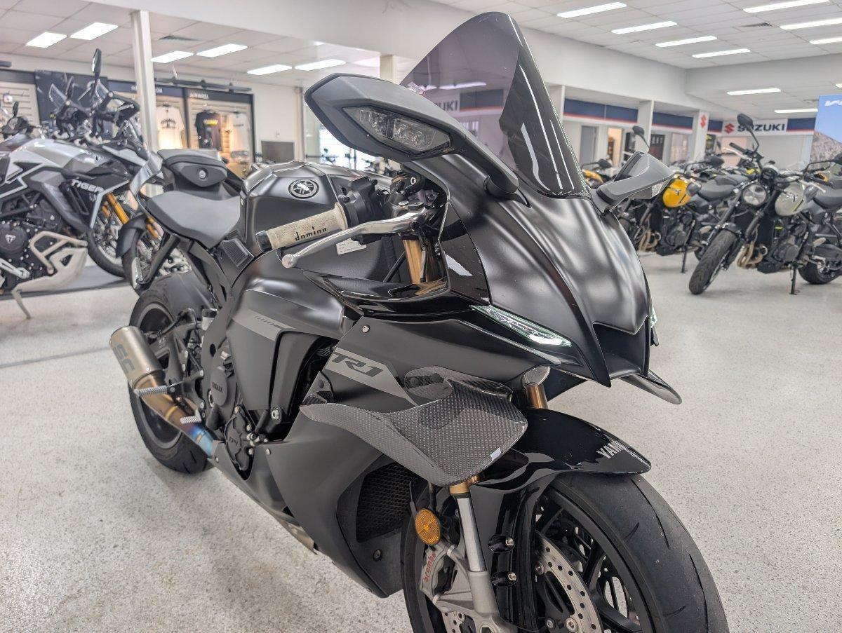 2025 YAMAHA YZF-R1 SPORTS