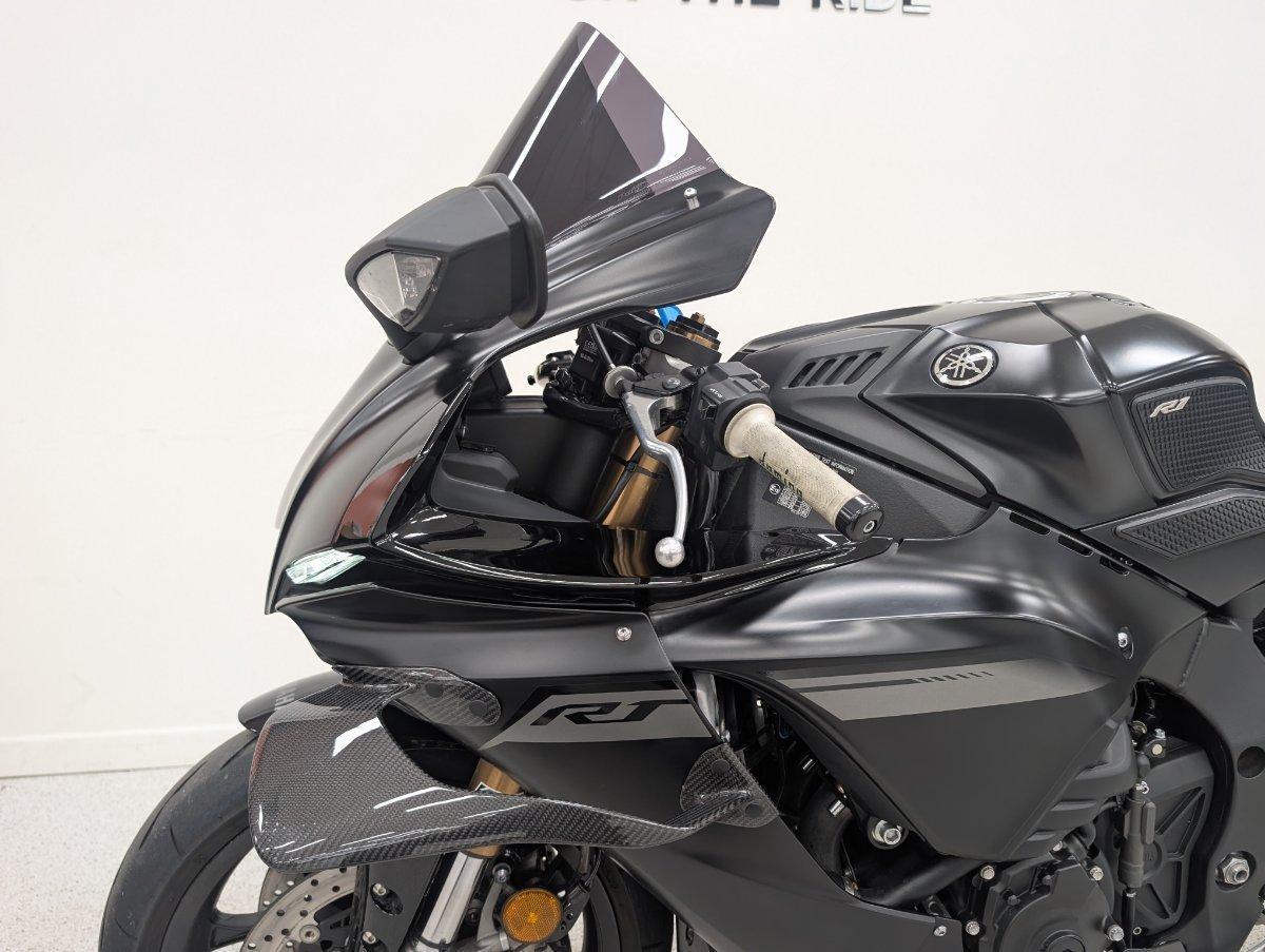 2025 YAMAHA YZF-R1 SPORTS