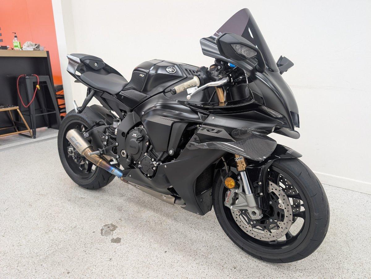 2025 YAMAHA YZF-R1 SPORTS