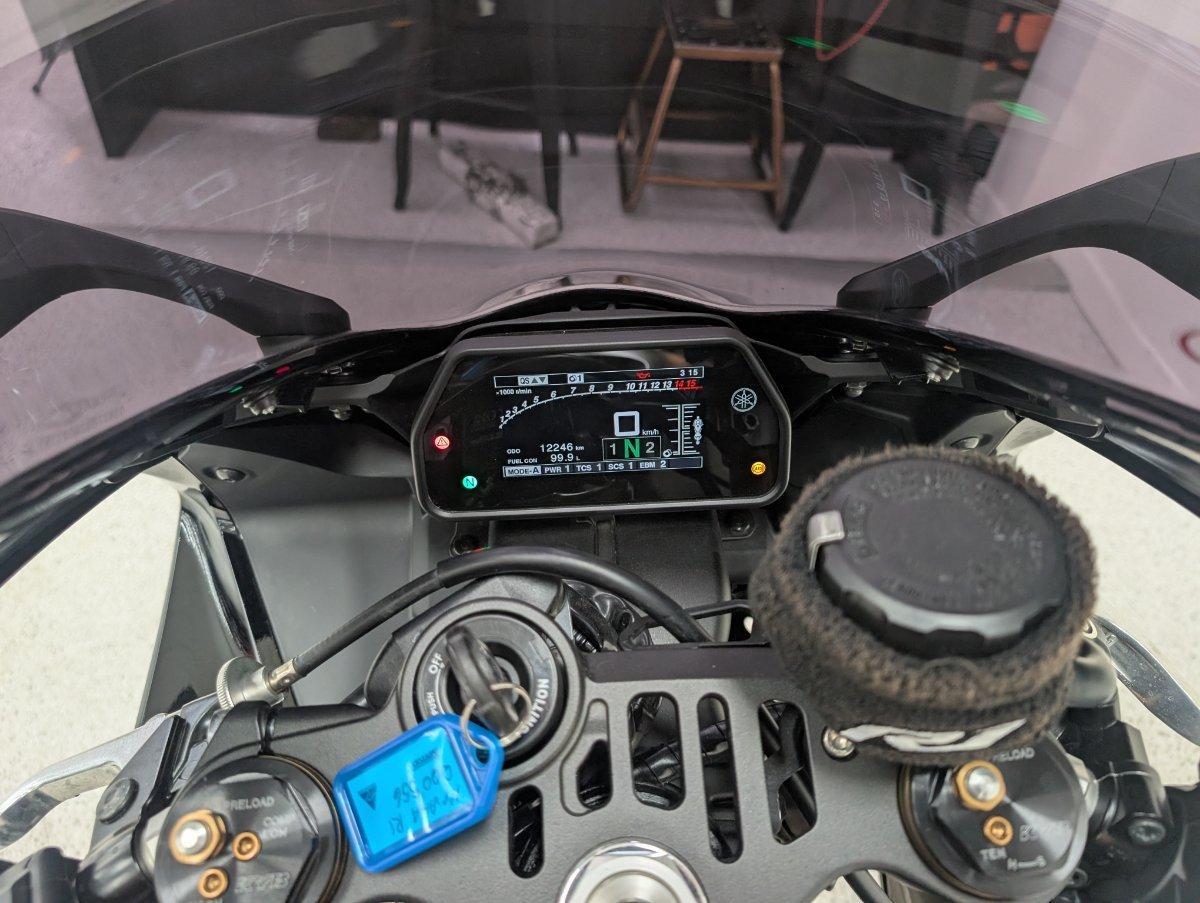 2025 YAMAHA YZF-R1 SPORTS