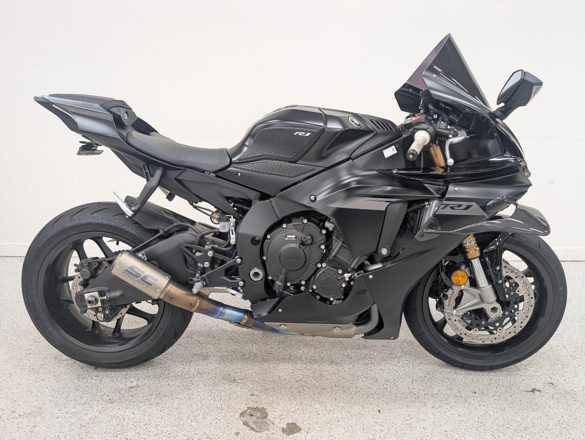 2025 YAMAHA YZF-R1 SPORTS