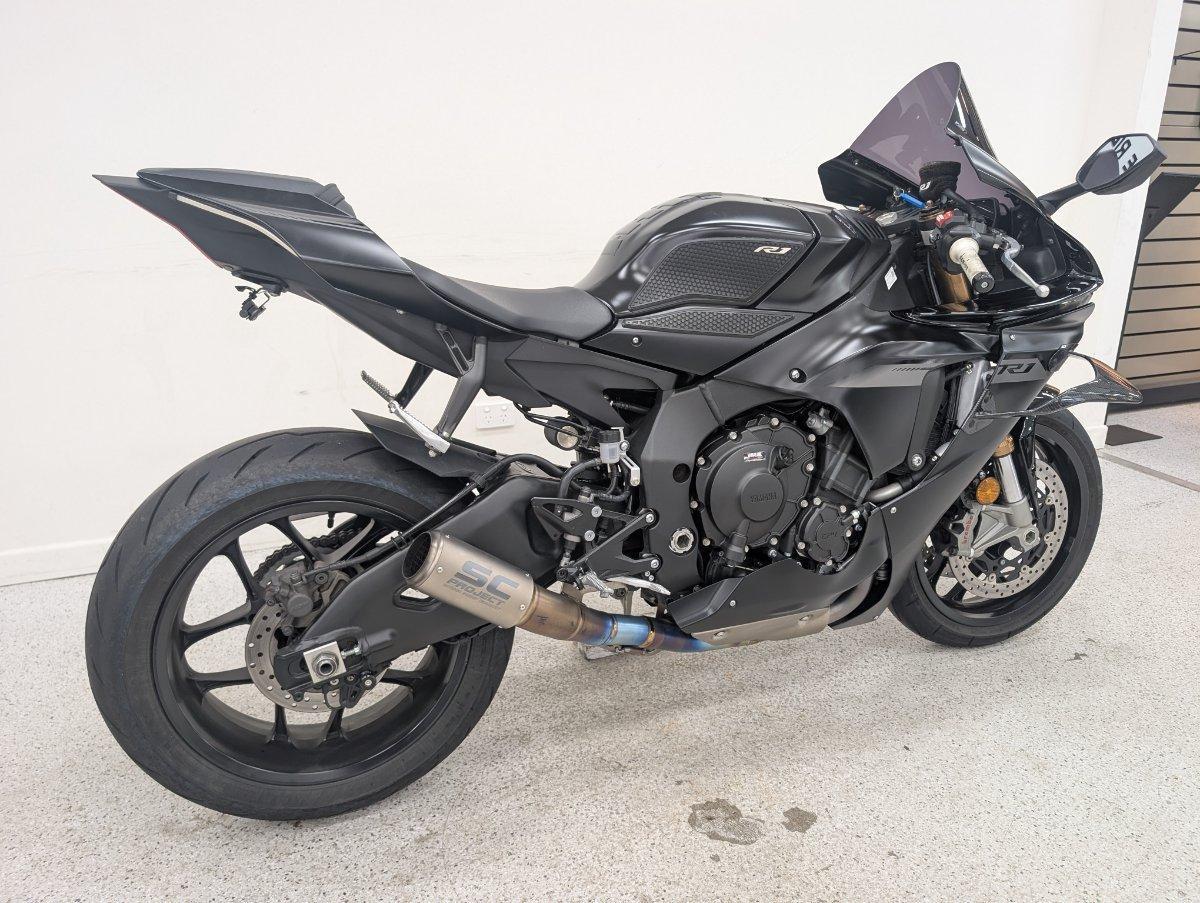 2025 YAMAHA YZF-R1 SPORTS