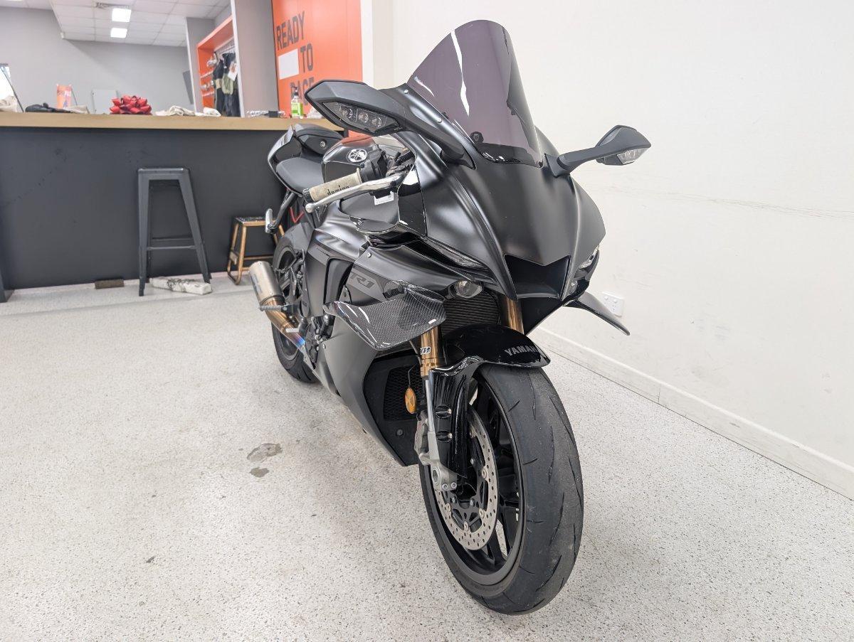 2025 YAMAHA YZF-R1 SPORTS