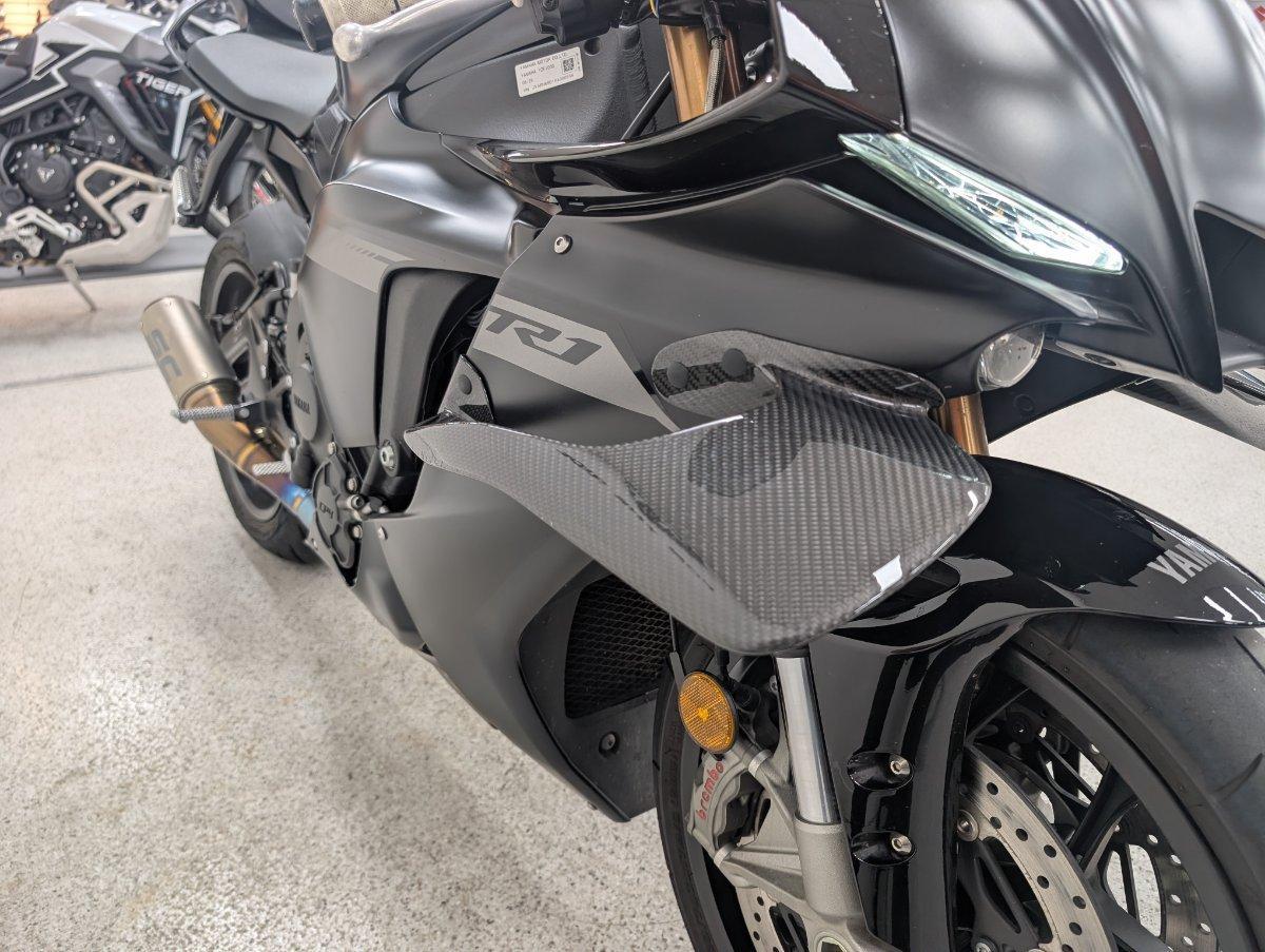 2025 YAMAHA YZF-R1 SPORTS
