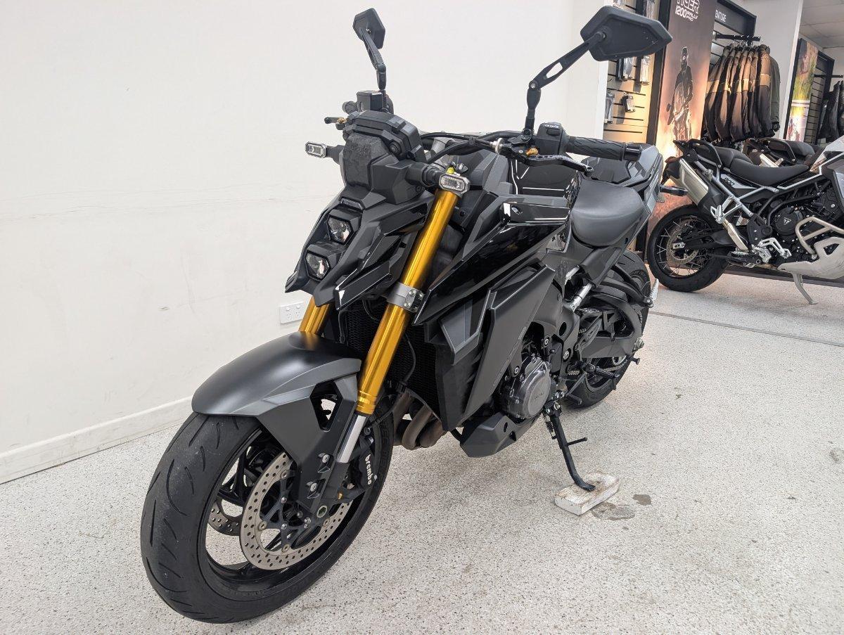 2023 SUZUKI GSX-S1000 ROAD