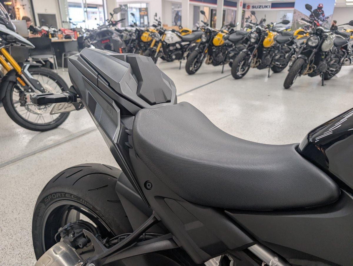 2023 SUZUKI GSX-S1000 ROAD