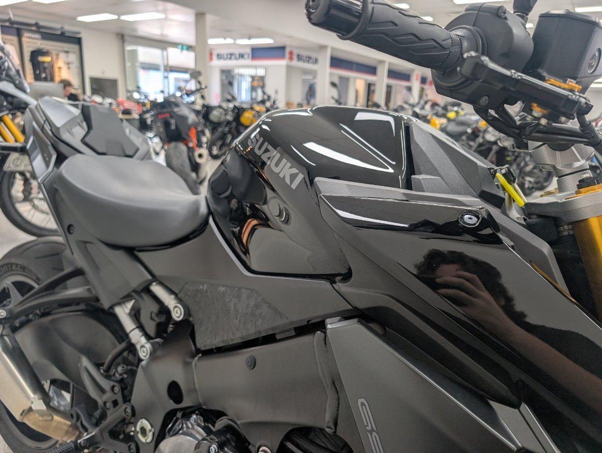 2023 SUZUKI GSX-S1000 ROAD