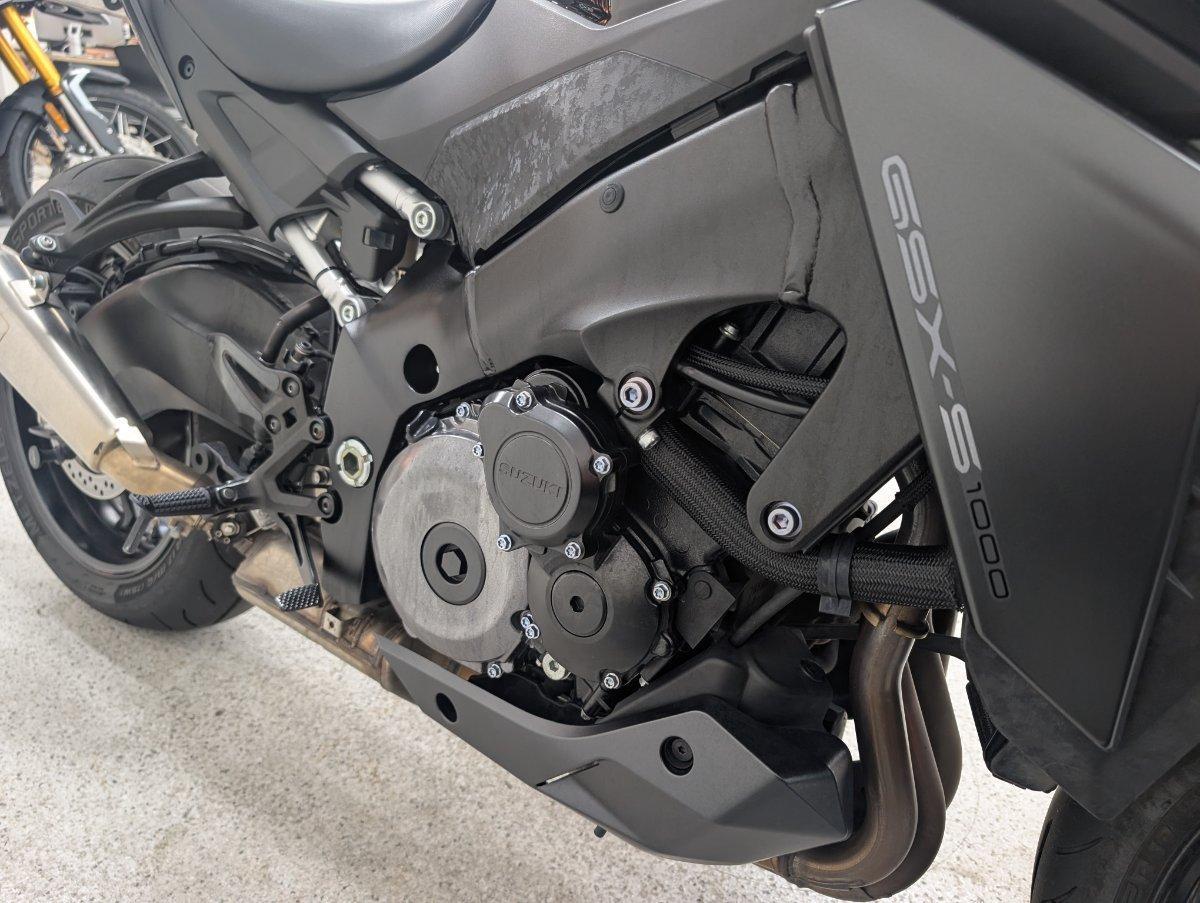 2023 SUZUKI GSX-S1000 ROAD