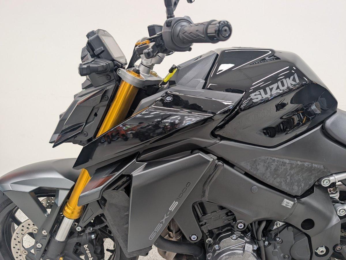 2023 SUZUKI GSX-S1000 ROAD