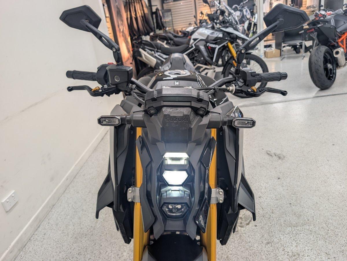 2023 SUZUKI GSX-S1000 ROAD