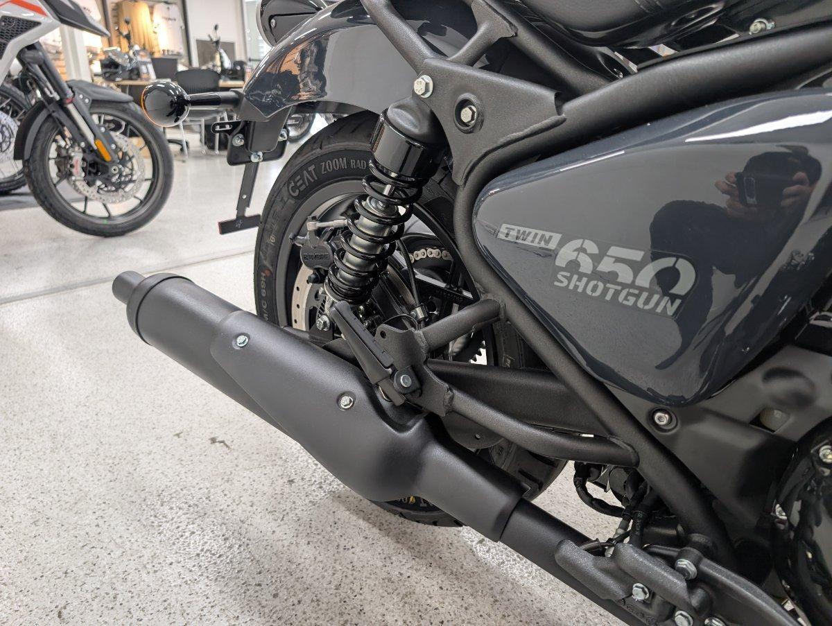2025 ROYAL ENFIELD SHOTGUN 650 ROAD