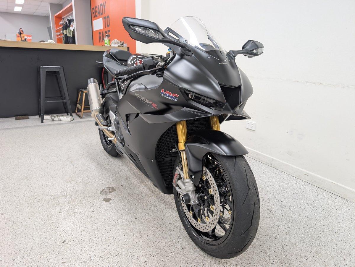 2024 HONDA CBR1000RR-R SP (FIREBLADE) ABS ROAD