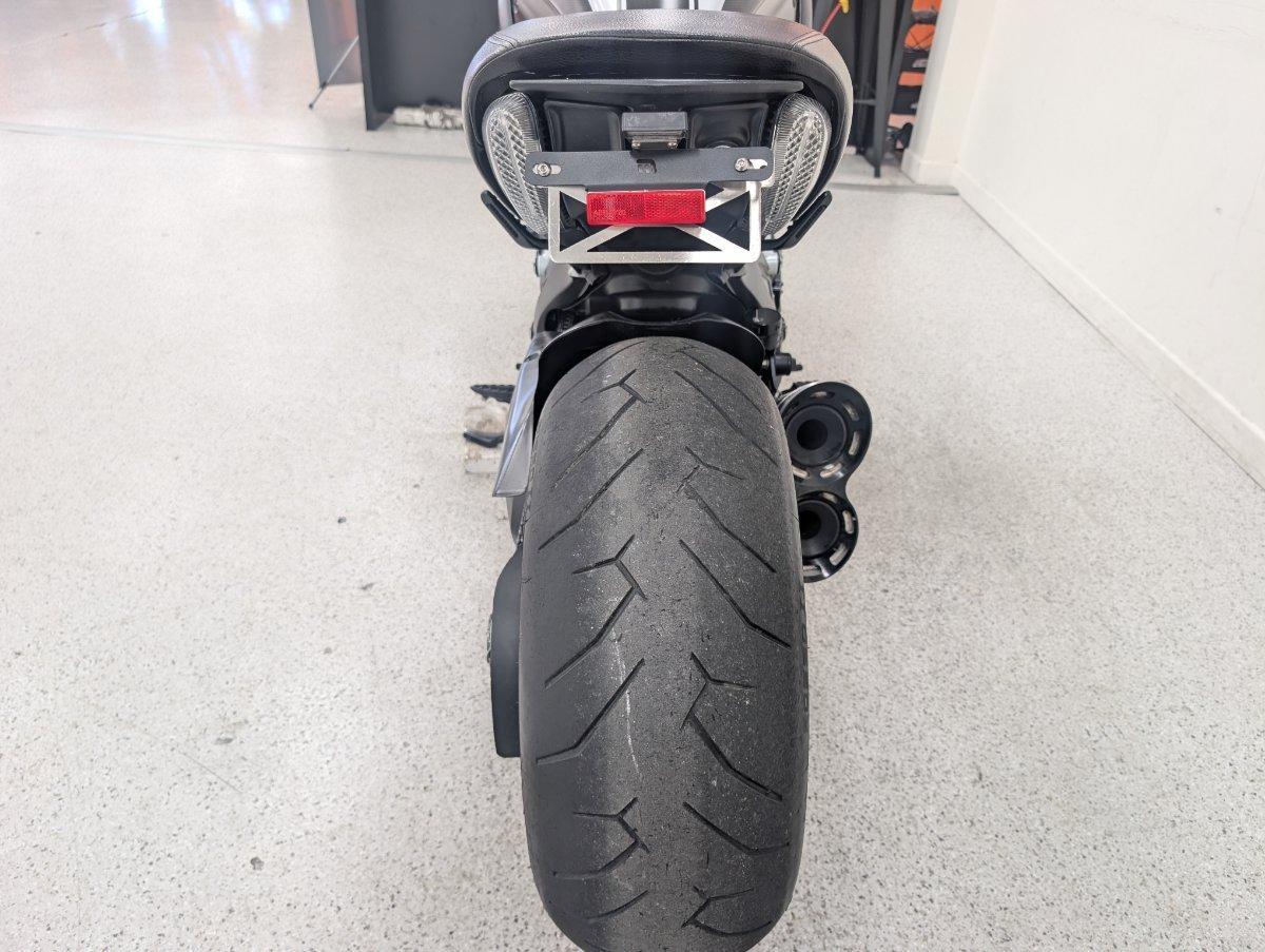 2015 DUCATI DIAVEL CARBON CRUISER