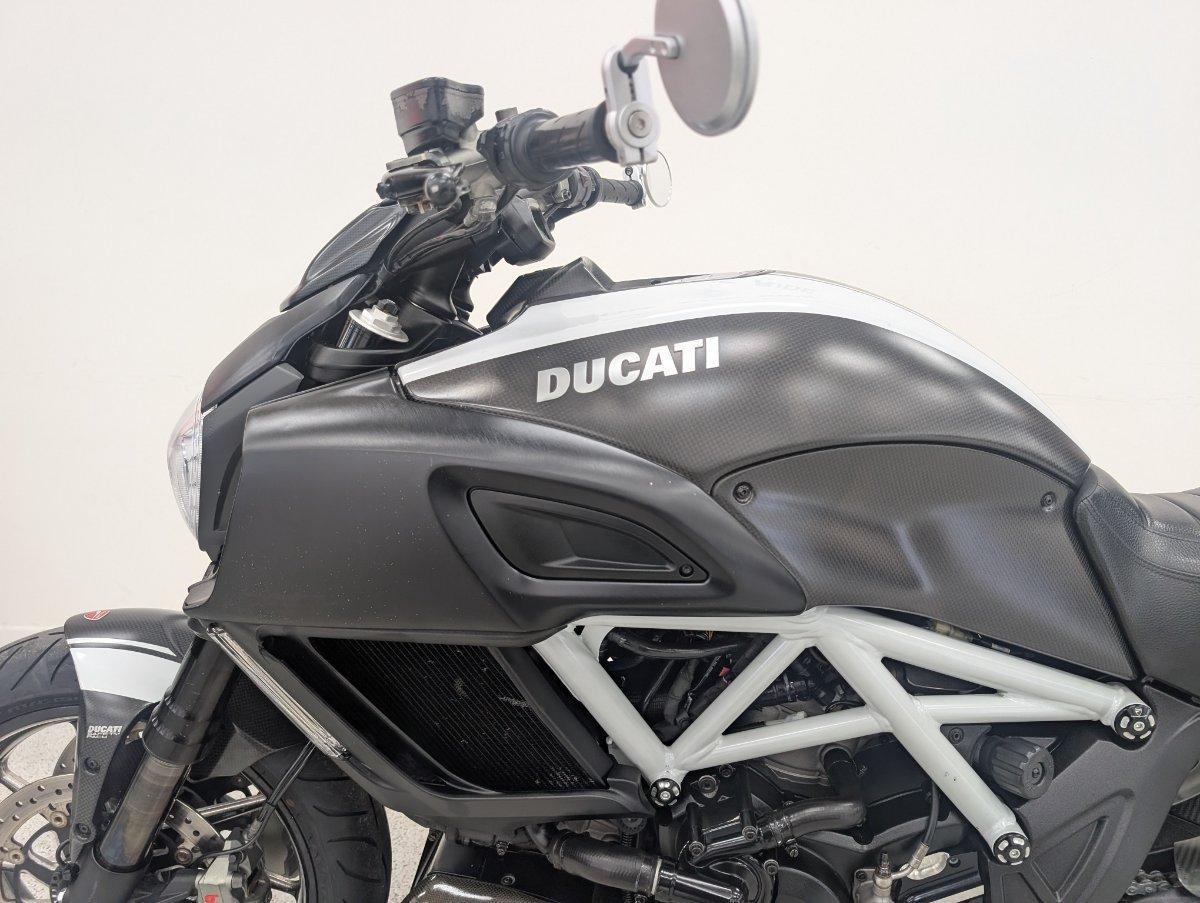 2015 DUCATI DIAVEL CARBON CRUISER