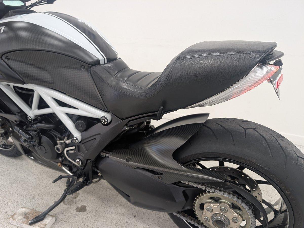 2015 DUCATI DIAVEL CARBON CRUISER