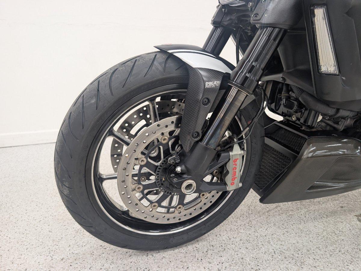 2015 DUCATI DIAVEL CARBON CRUISER