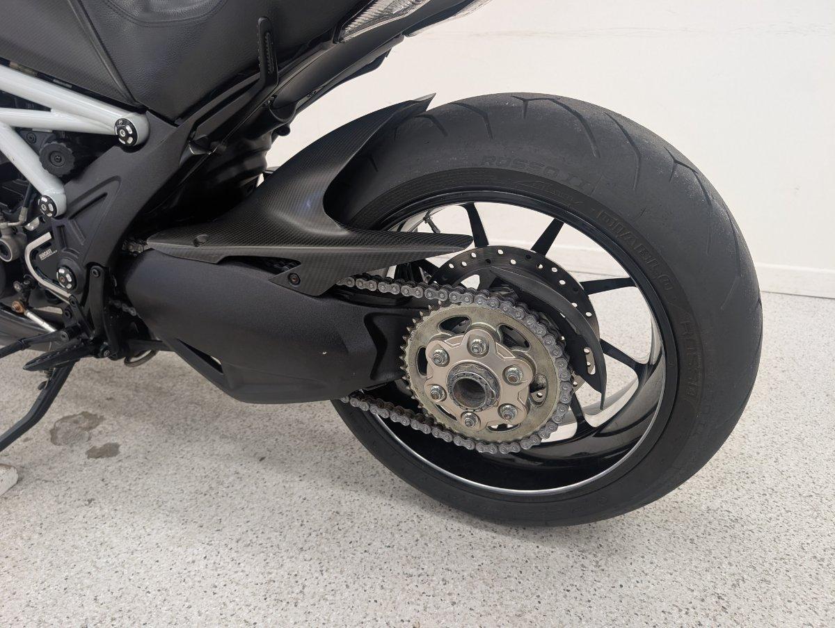 2015 DUCATI DIAVEL CARBON CRUISER