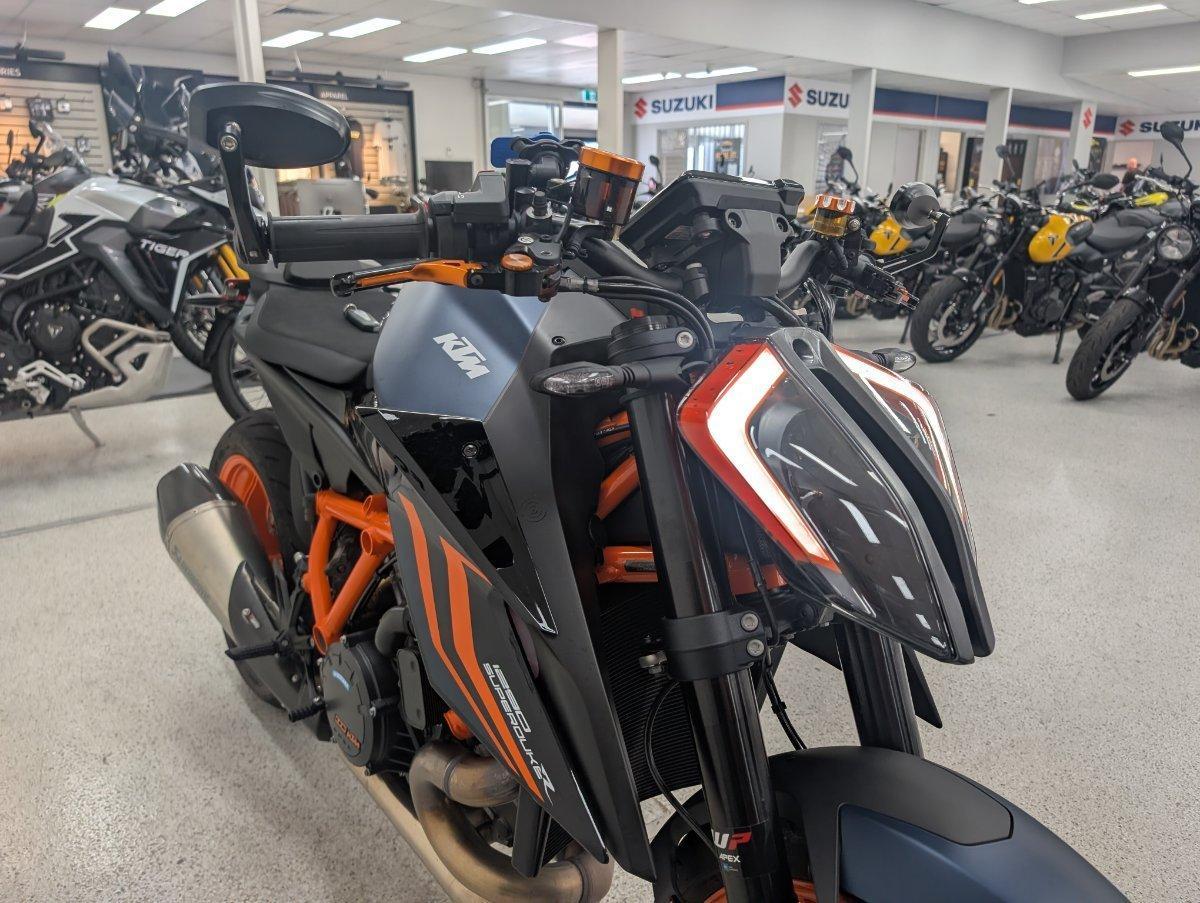 2023 KTM 1290 SUPER DUKE R SPORTS