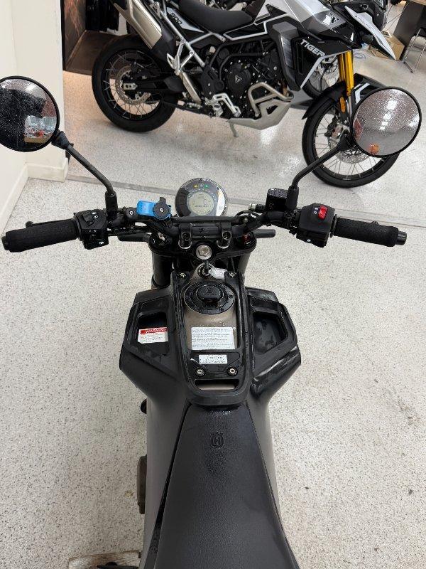 2022 HUSQVARNA SVARTPILEN 401 ROAD