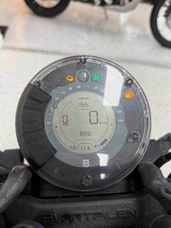 2022 HUSQVARNA SVARTPILEN 401 ROAD