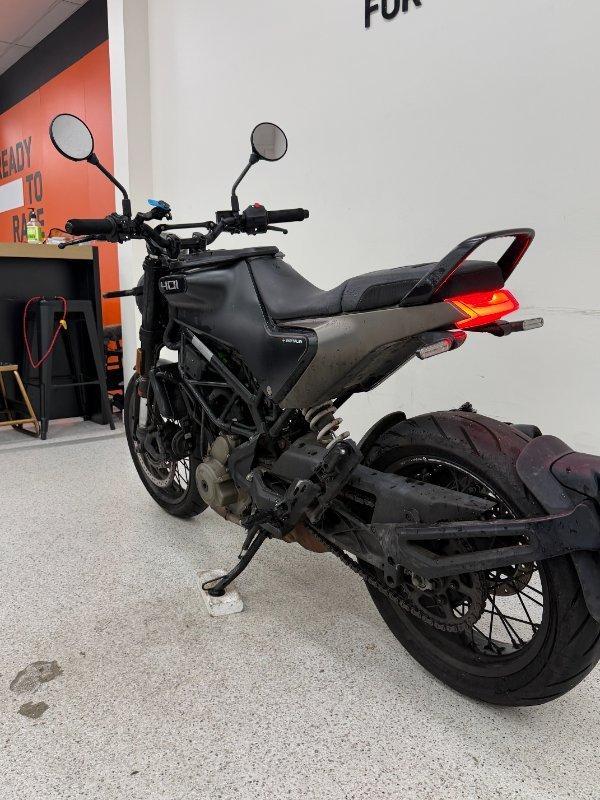 2022 HUSQVARNA SVARTPILEN 401 ROAD
