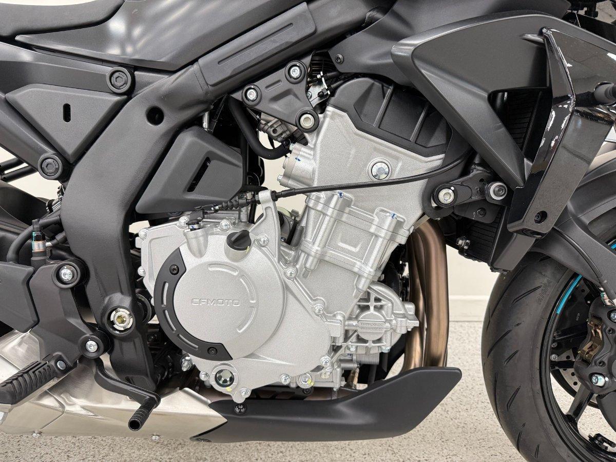 2025 CF MOTO 675NK ABS ROAD