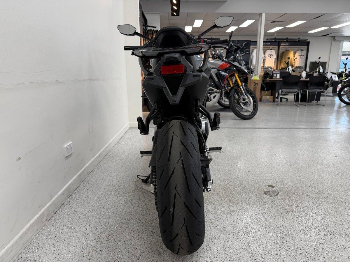 2025 CF MOTO 675NK ABS ROAD