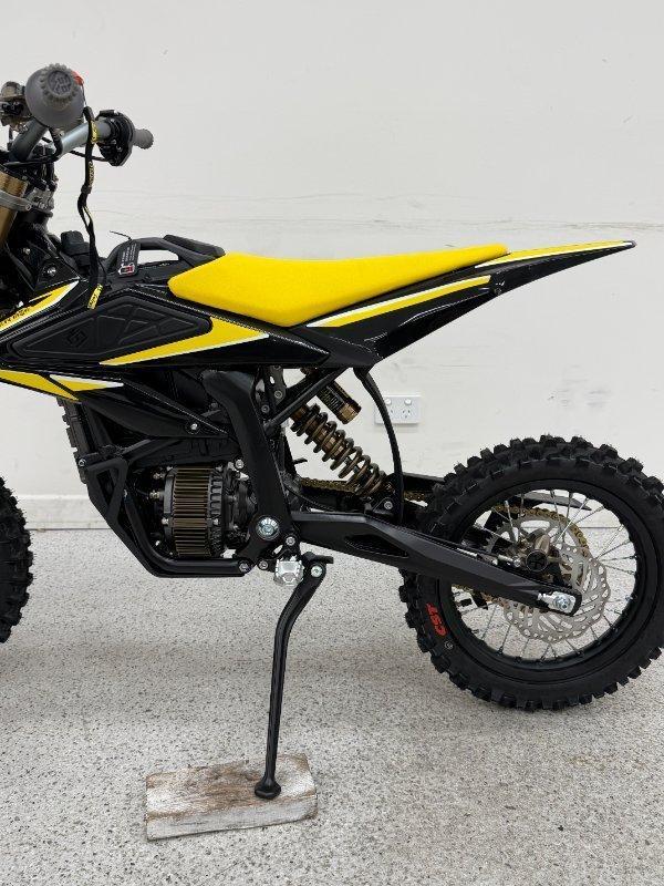 2025 SUR-RON HYPER BEE 14/12 TRAIL