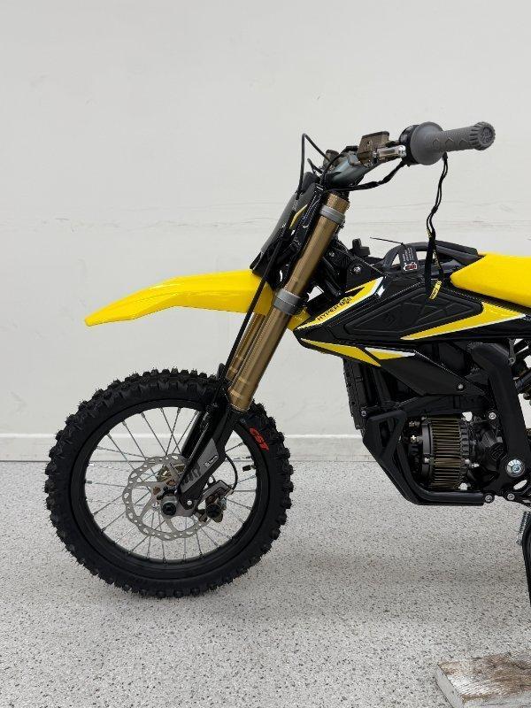 2025 SUR-RON HYPER BEE 14/12 TRAIL