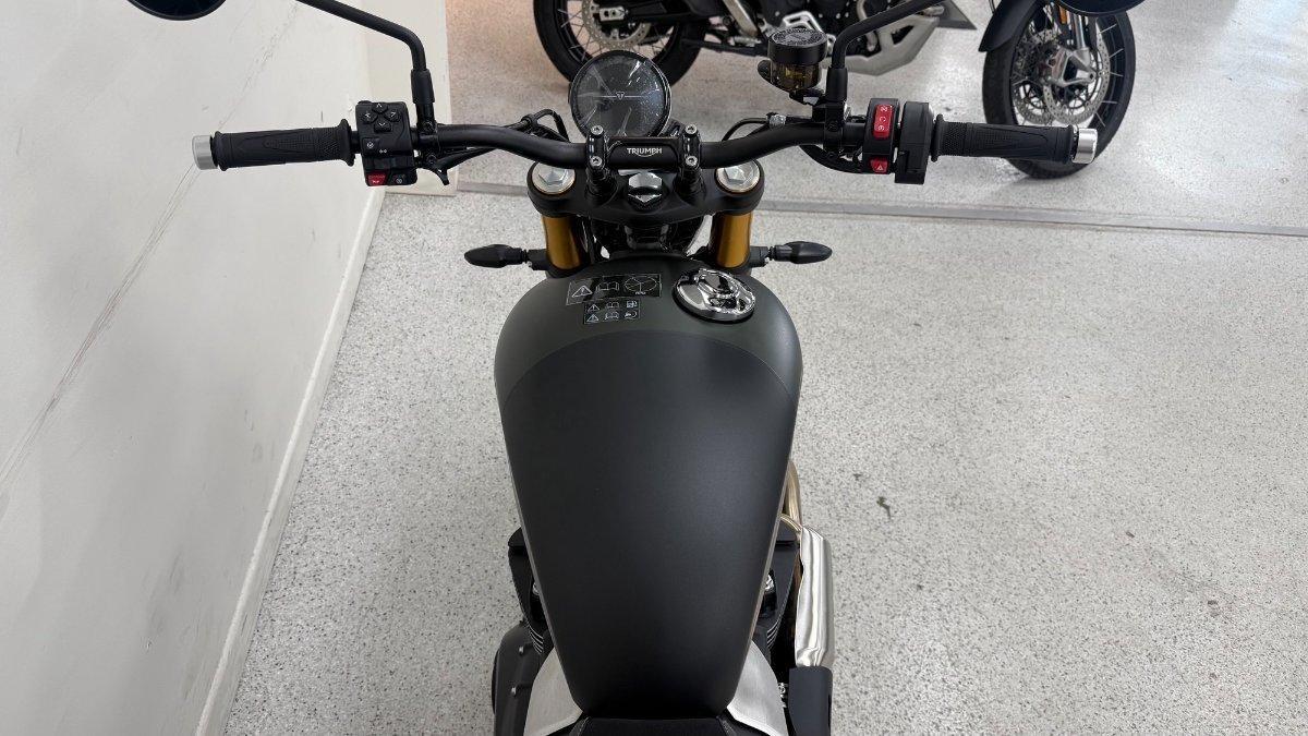 2026 TRIUMPH SCRAMBLER 900 ROAD