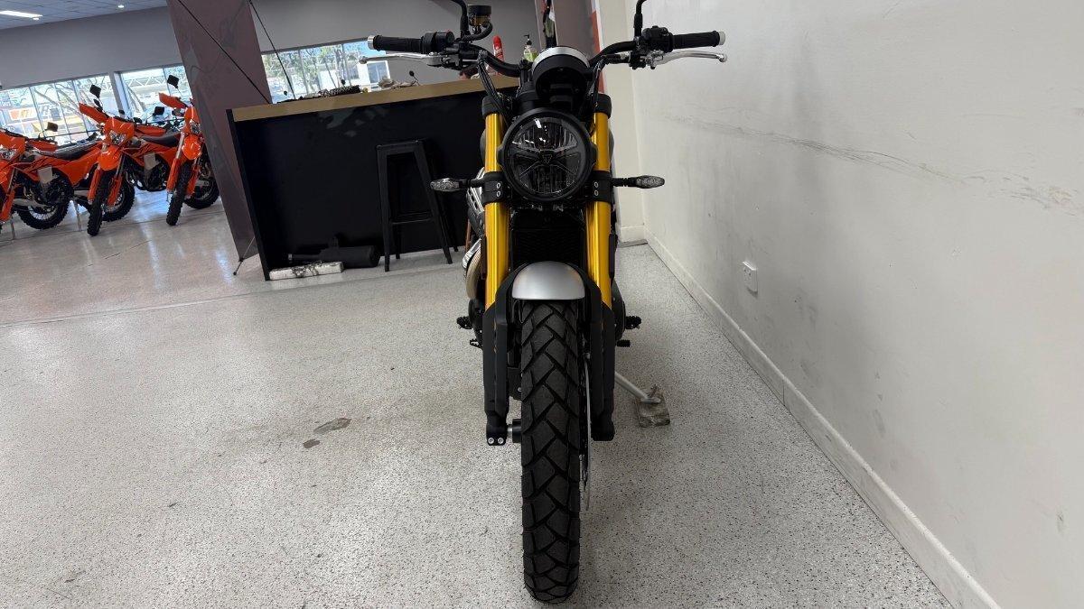 2026 TRIUMPH SCRAMBLER 900 ROAD