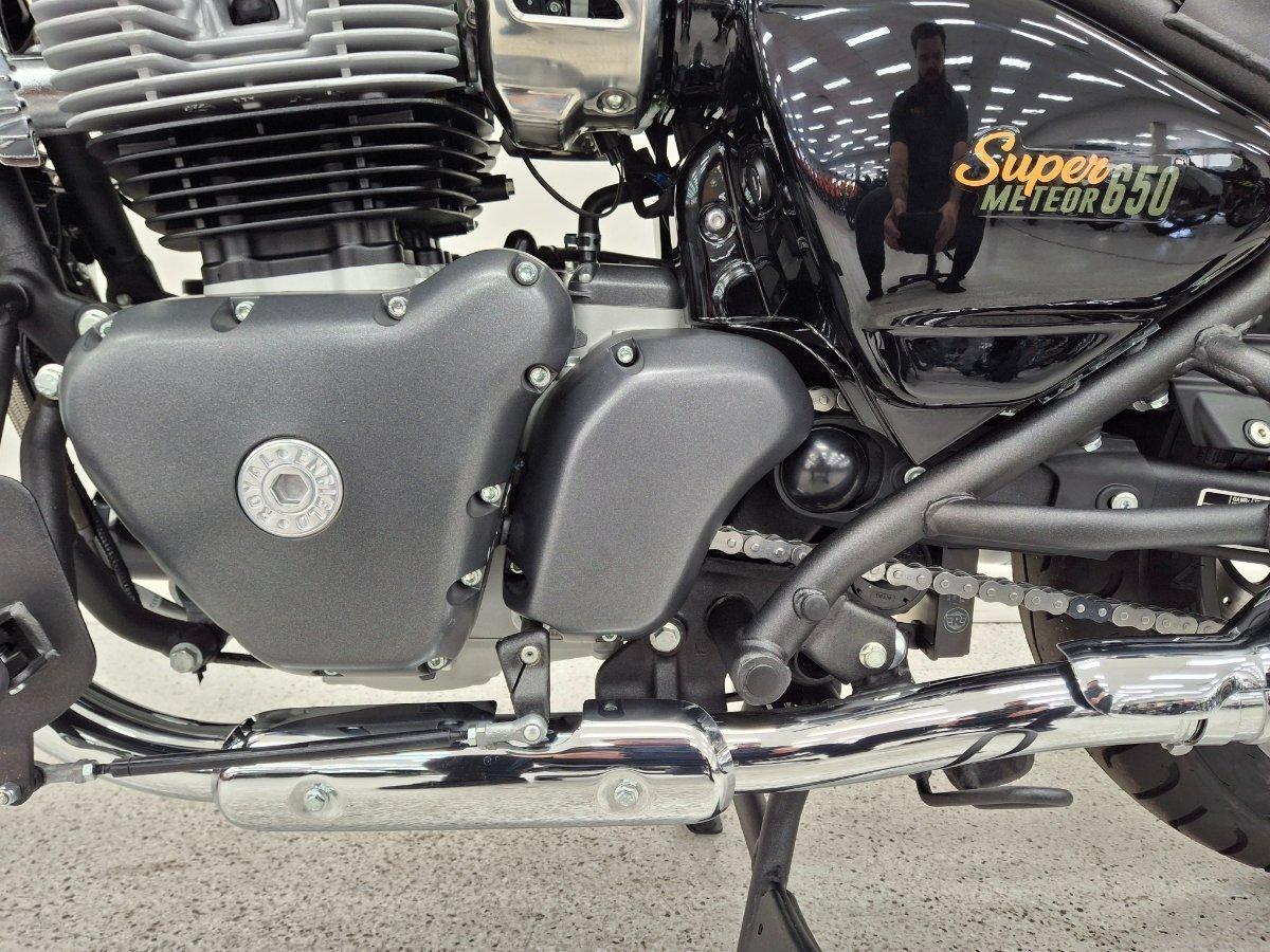 2026 ROYAL ENFIELD SUPER METEOR 650 ROAD