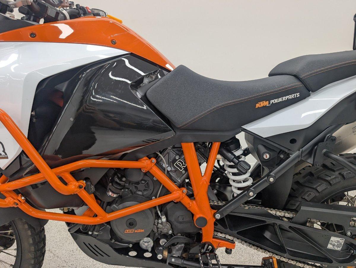 2017 KTM SUPER ADVENTURE R DUAL SPORTS