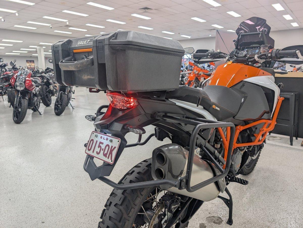 2017 KTM SUPER ADVENTURE R DUAL SPORTS