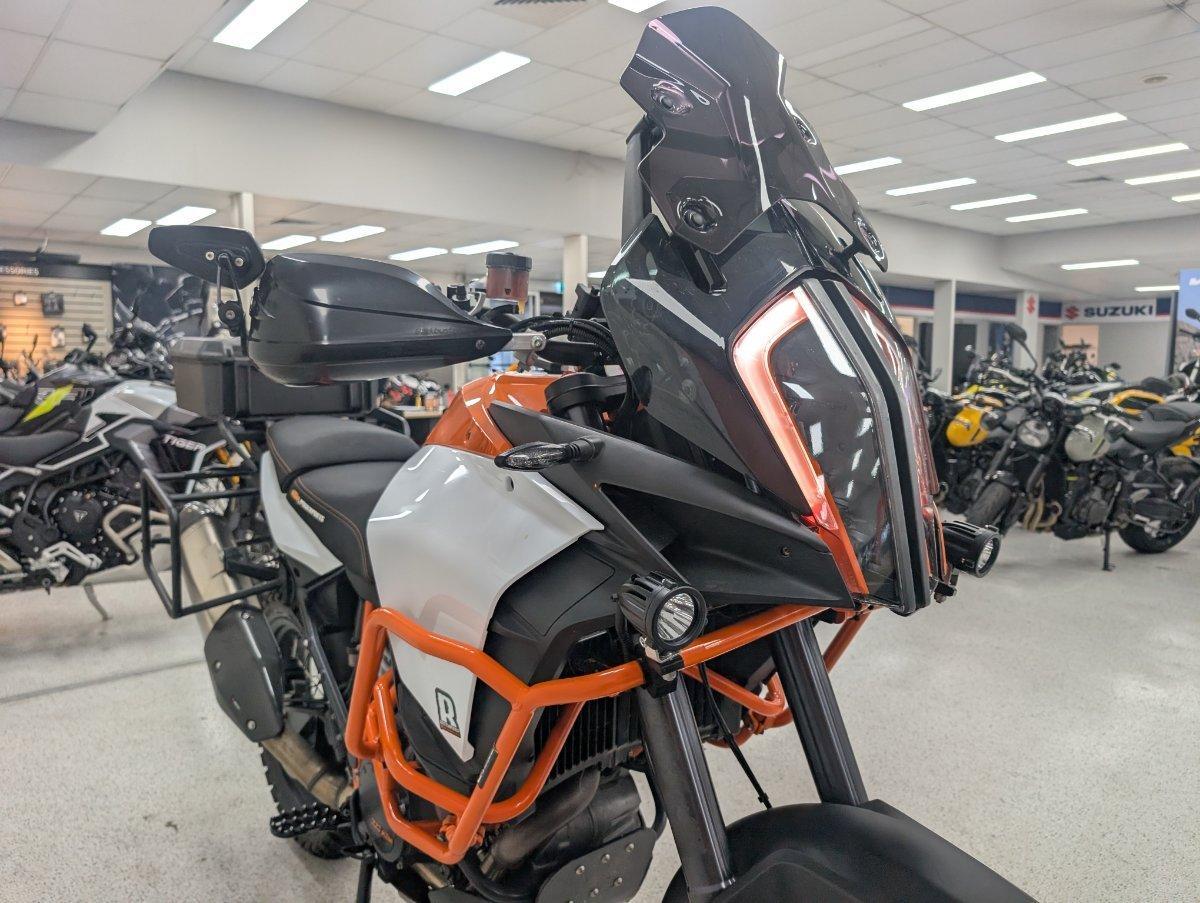 2017 KTM SUPER ADVENTURE R DUAL SPORTS