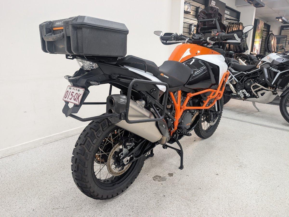 2017 KTM SUPER ADVENTURE R DUAL SPORTS