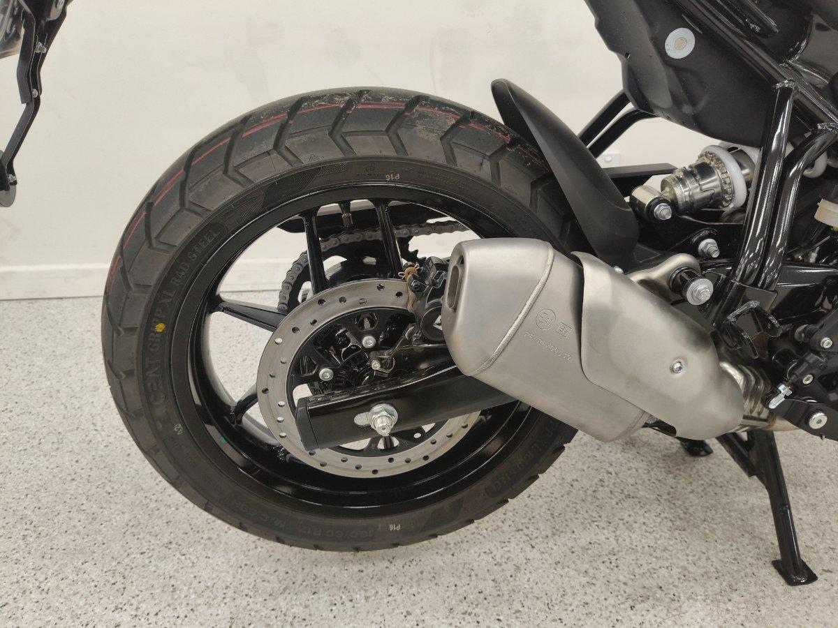 2026 ROYAL ENFIELD GUERILLA 450 ROAD