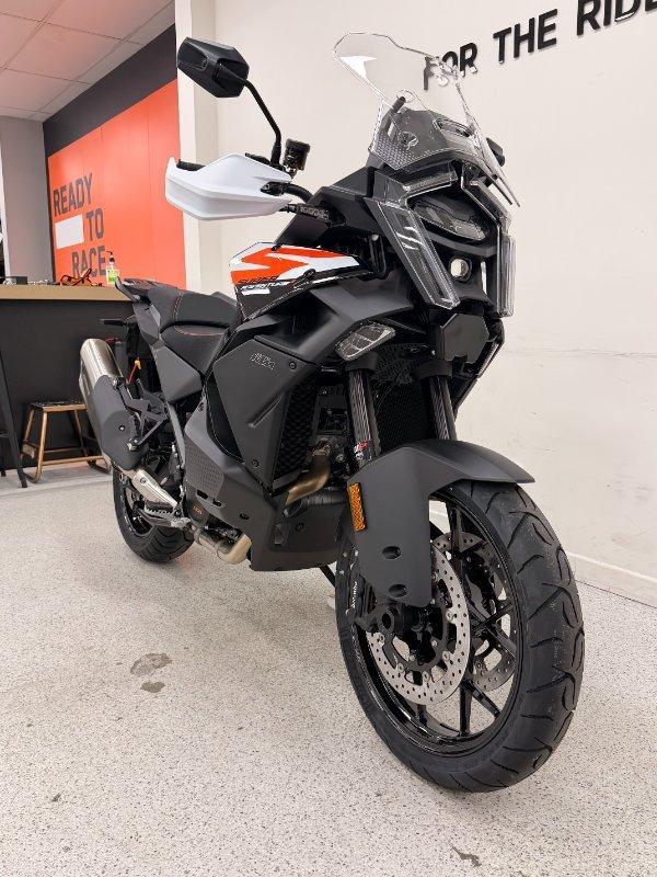 2026 KTM 1390 SUPER ADVENTURE S EVO DUAL SPORTS