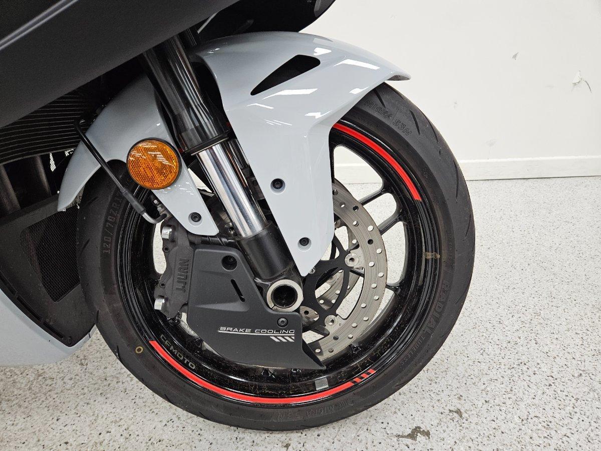 2025 CF MOTO 675 SR-R ABS SPORTS